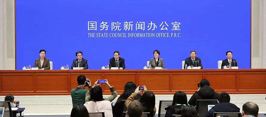 国家发展改革委将有序推动企业复工复产 企业要为职工配发口罩等防护